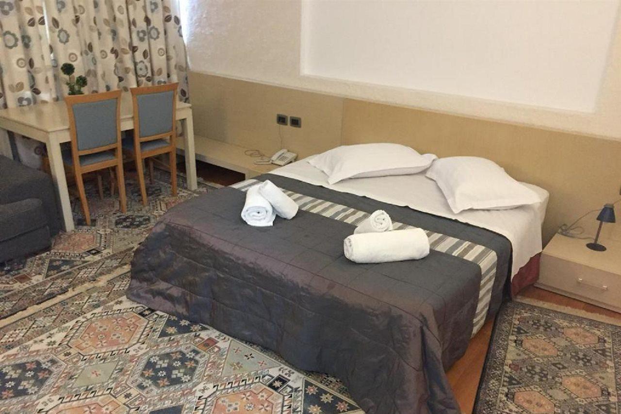 Hotel Bermon تيرانا المظهر الخارجي الصورة