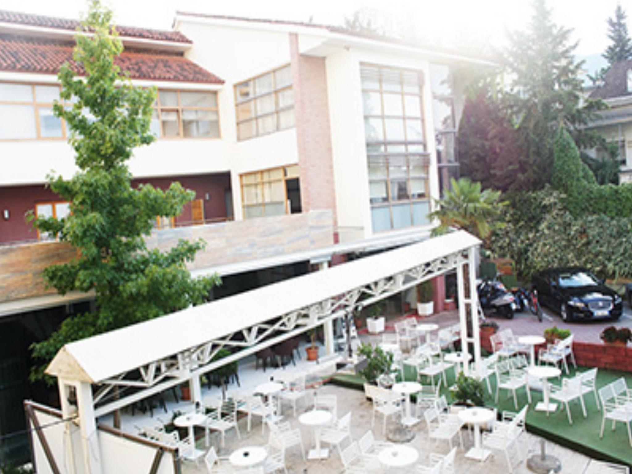 Hotel Bermon تيرانا المظهر الخارجي الصورة