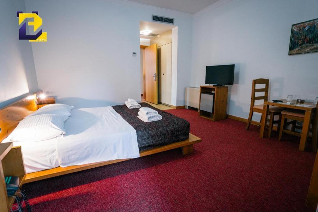 Hotel Bermon تيرانا المظهر الخارجي الصورة
