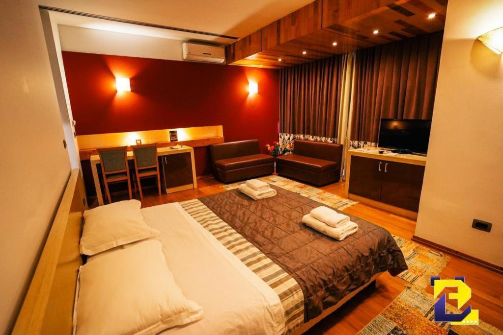 Hotel Bermon تيرانا المظهر الخارجي الصورة
