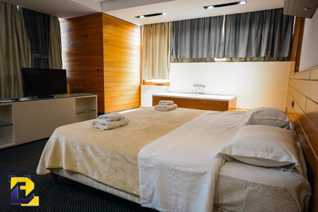 Hotel Bermon تيرانا المظهر الخارجي الصورة
