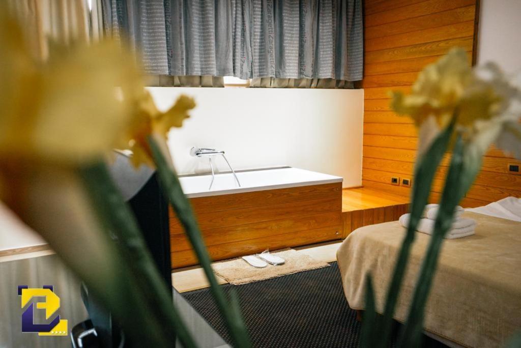 Hotel Bermon تيرانا المظهر الخارجي الصورة